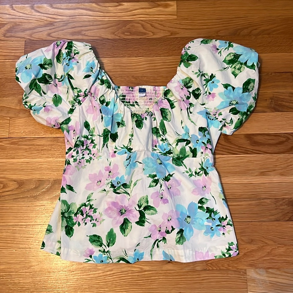 Old Navy Floral Puff Sleeve Blouse in White, Pink, Blue, Green